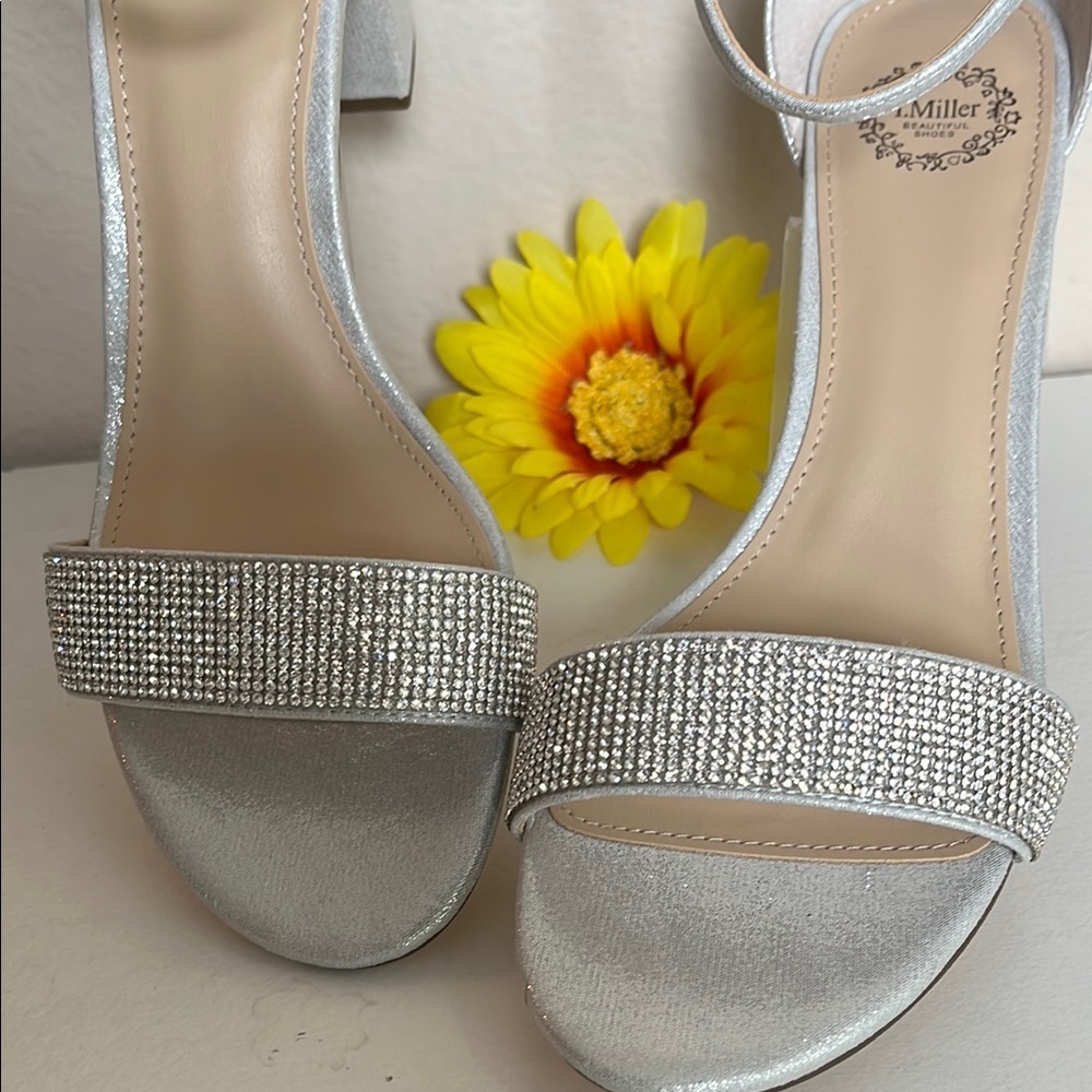 Elegant Silver Ankle Strap Heels. I. Miller brand, new without tag - Picture 10 of 11